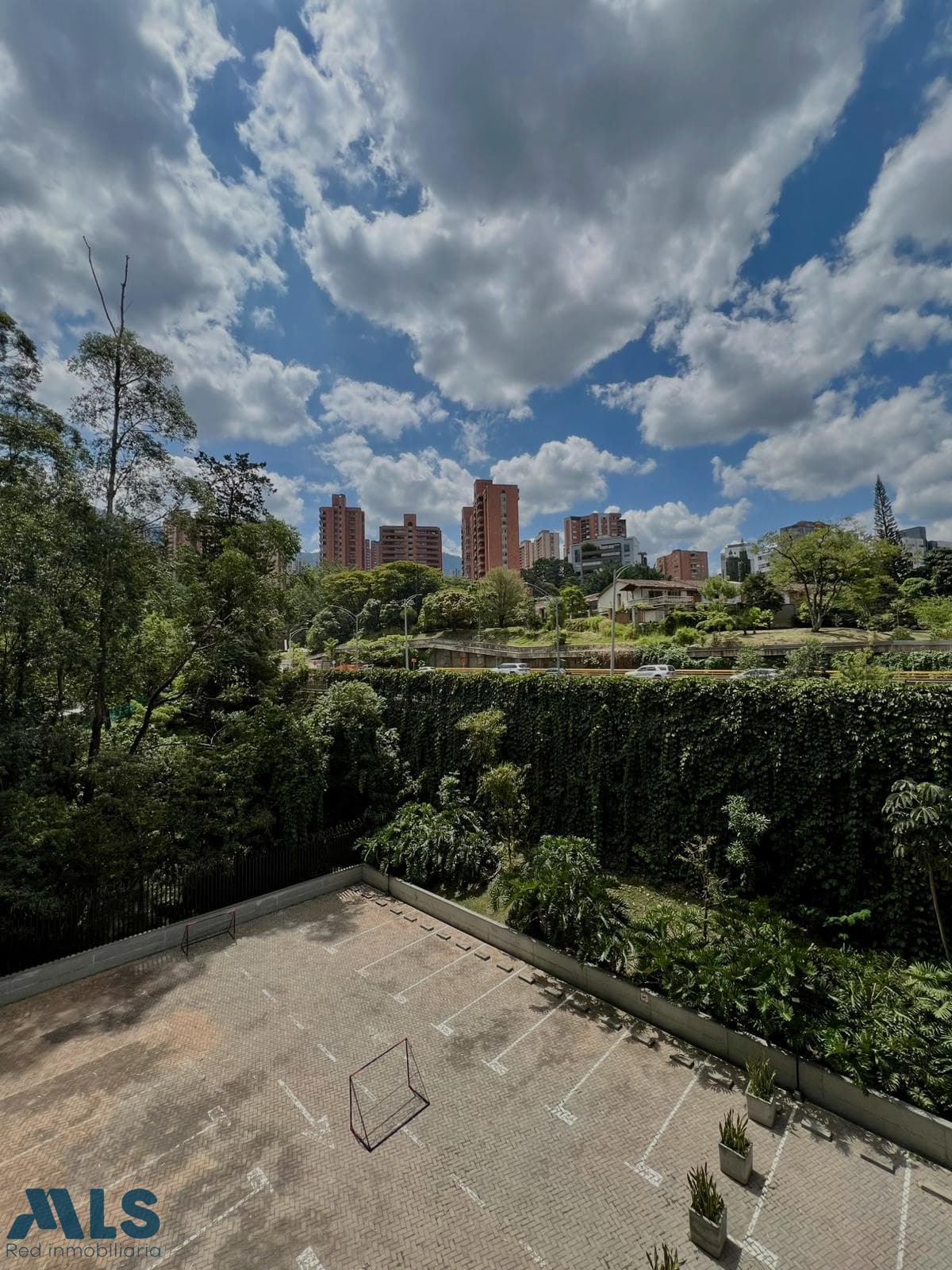 Apartamento en venta en Los Balsos Nº 2, Poblado, Medellín — foto 1 de 19