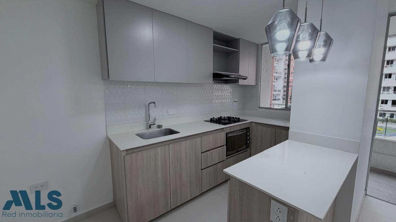 Apartamento en venta en Los Colores, Laureles, Medellín — foto 1 de 18