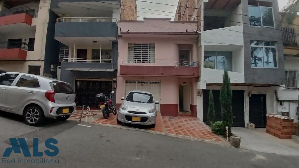 Casa en venta en Manrique Central Nº 1, Centro, Medellín — foto 1 de 20