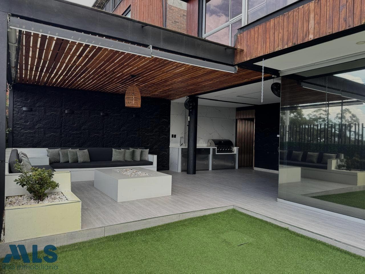 Casa en venta en Loma El Atravesado, Aburra Sur, Envigado — foto 1 de 20