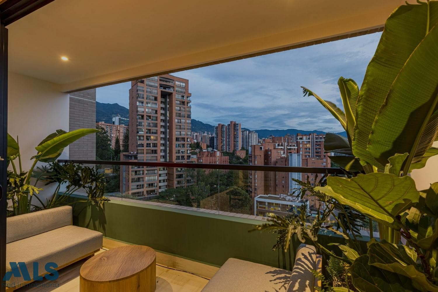 Apartamento en venta en Castropol, Poblado, Medellín — foto 1 de 20