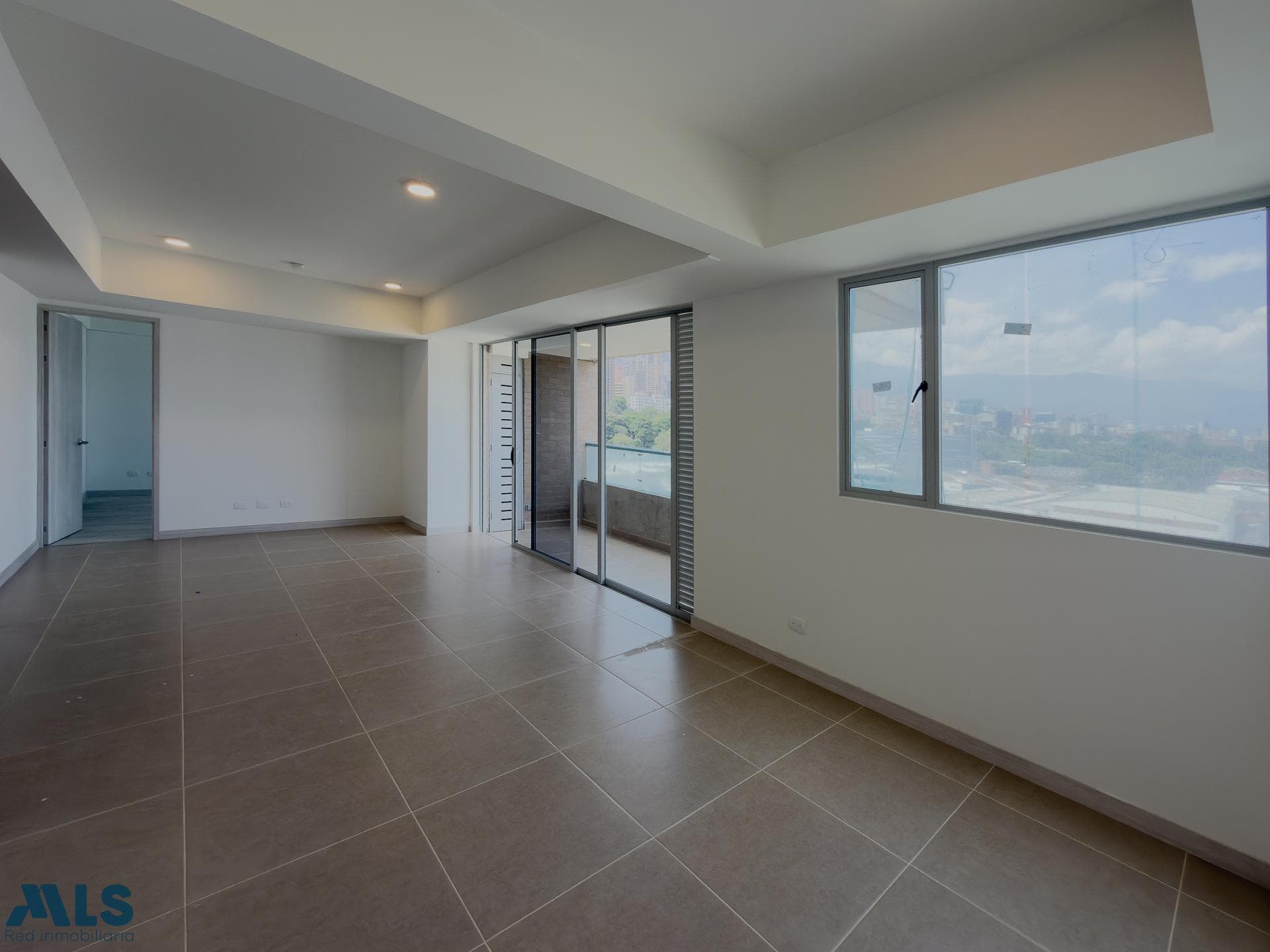 Apartamento en venta en Ciudad del Rio, Poblado, Medellín — foto 1 de 35