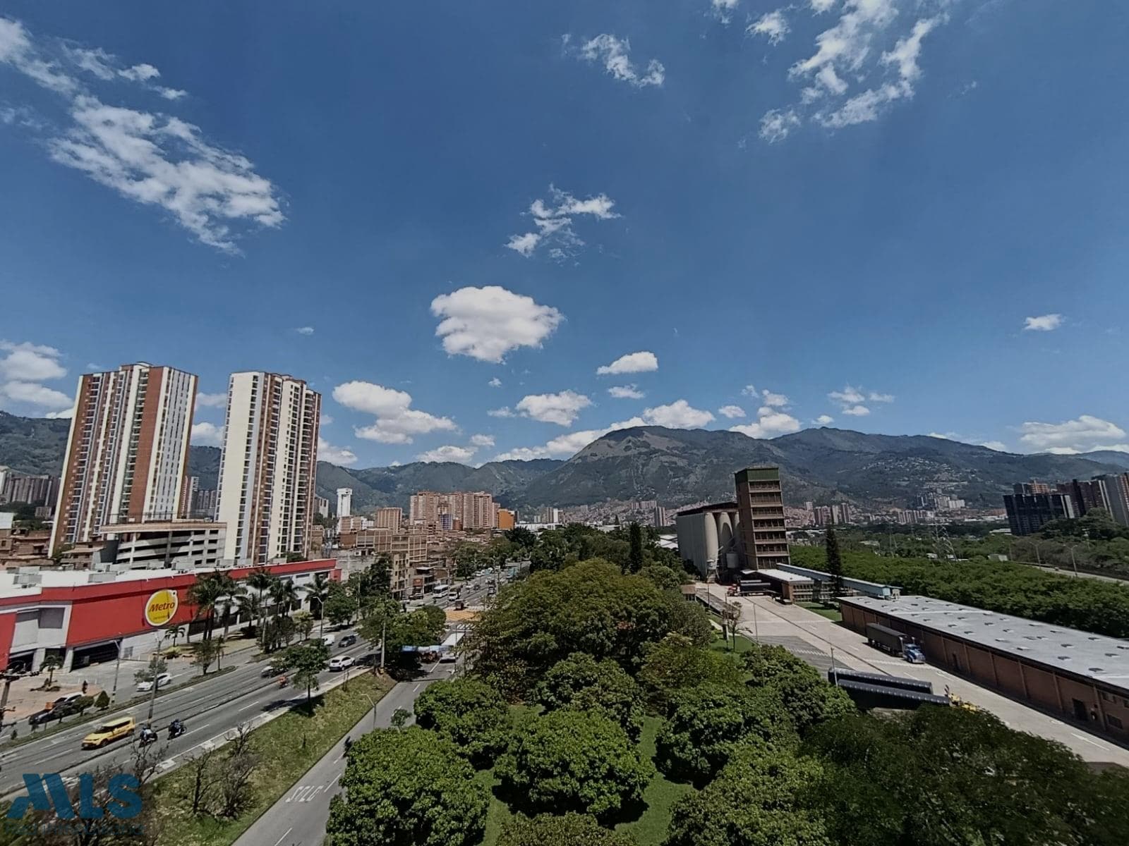 Apartamento en venta en Madera, Norte, Bello — foto 1 de 11