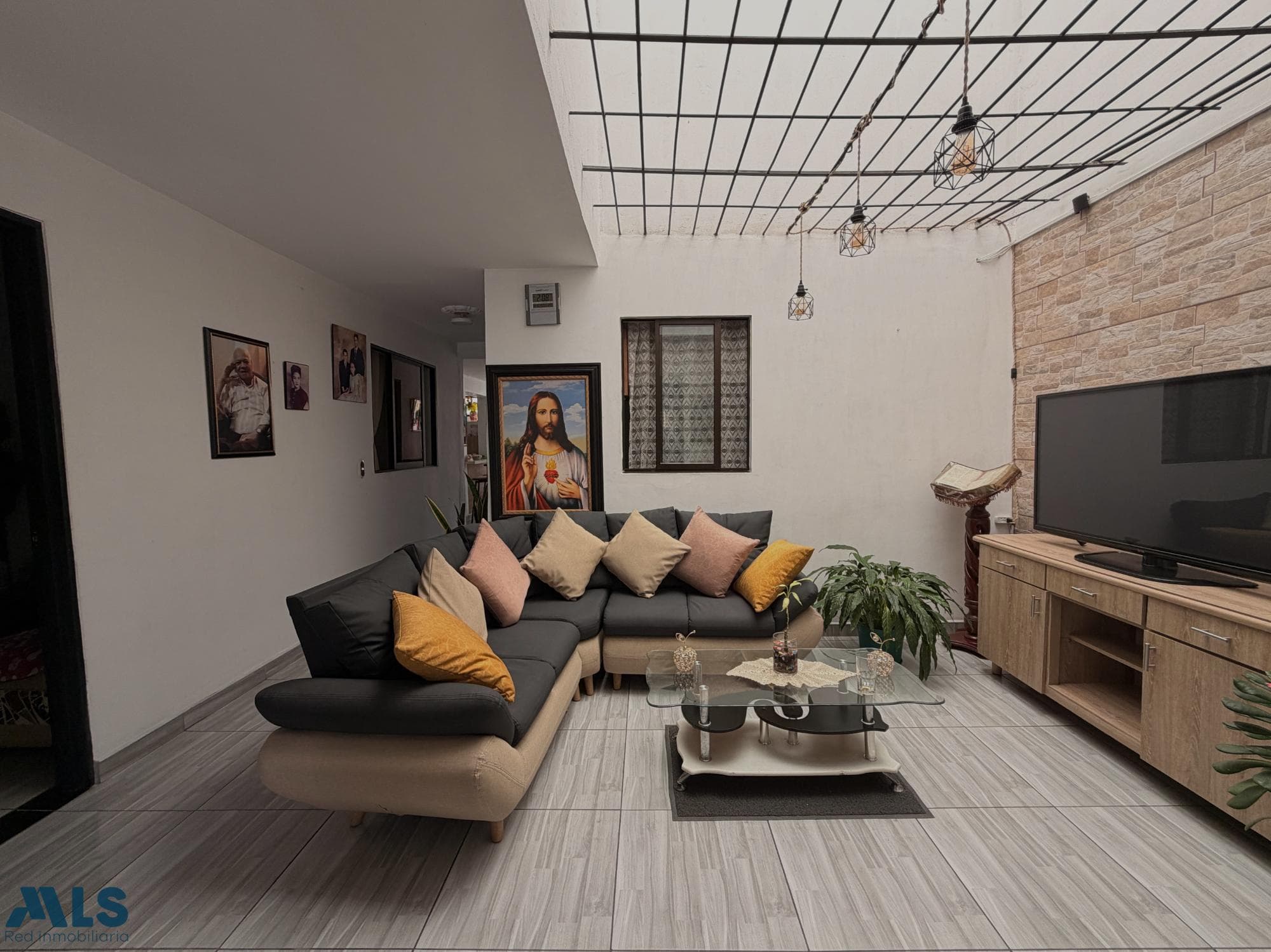 Casa en venta en Aranjuez, Centro, Medellín — foto 1 de 32