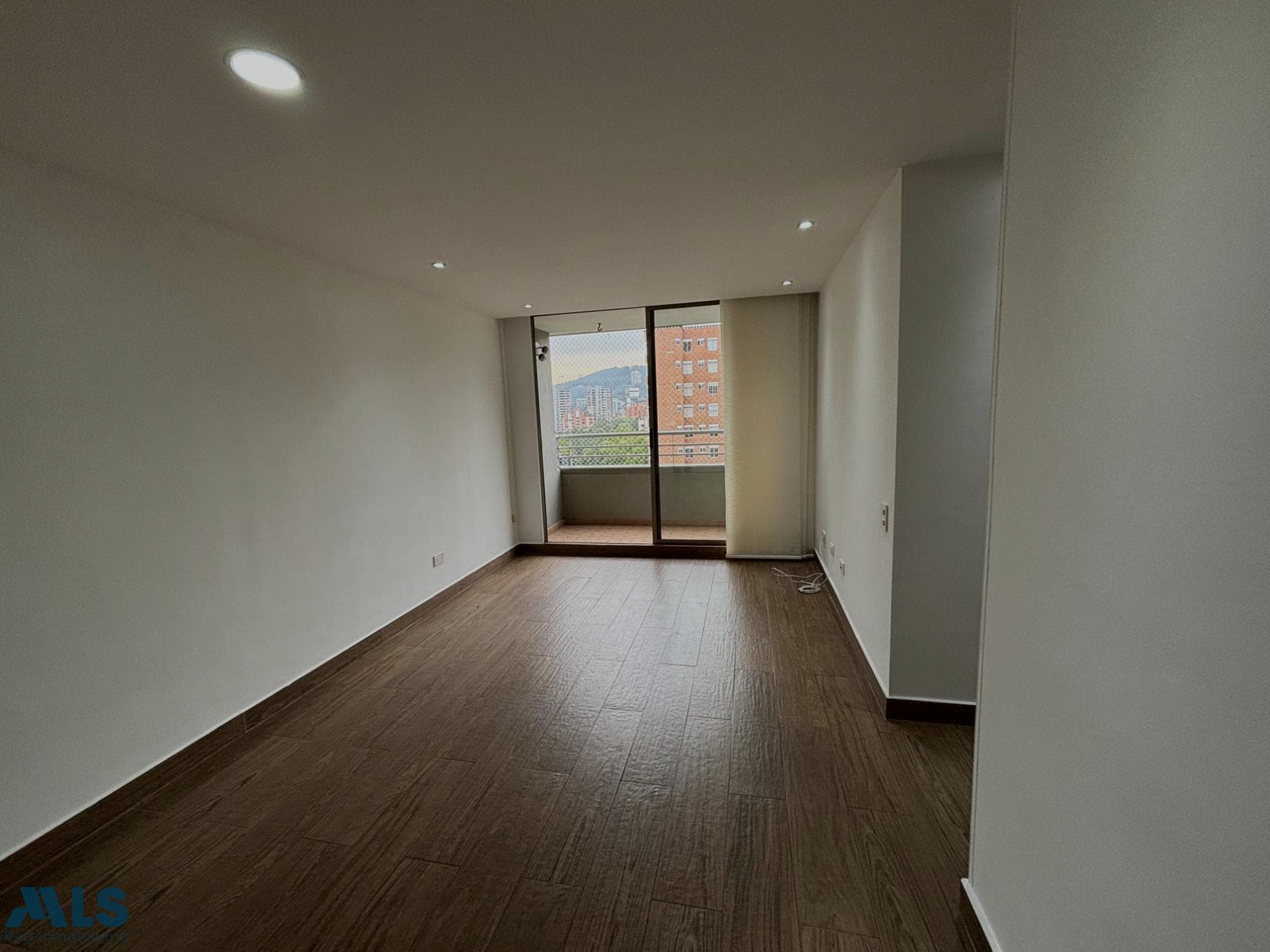 Apartamento en venta en Loma de los Parra, Poblado, Medellín — foto 1 de 16