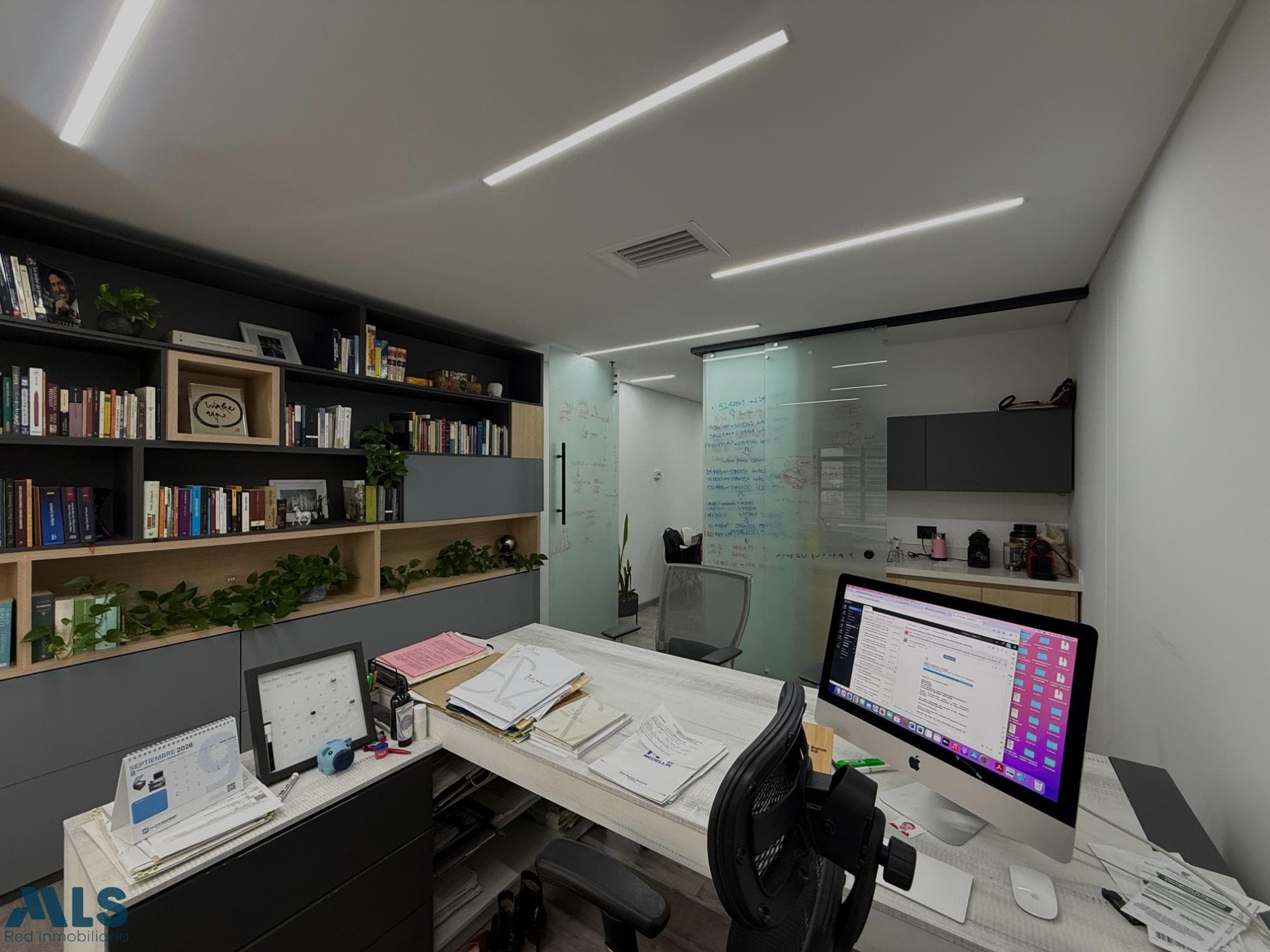 Oficina en venta en El Poblado, Medellín — foto 1 de 8