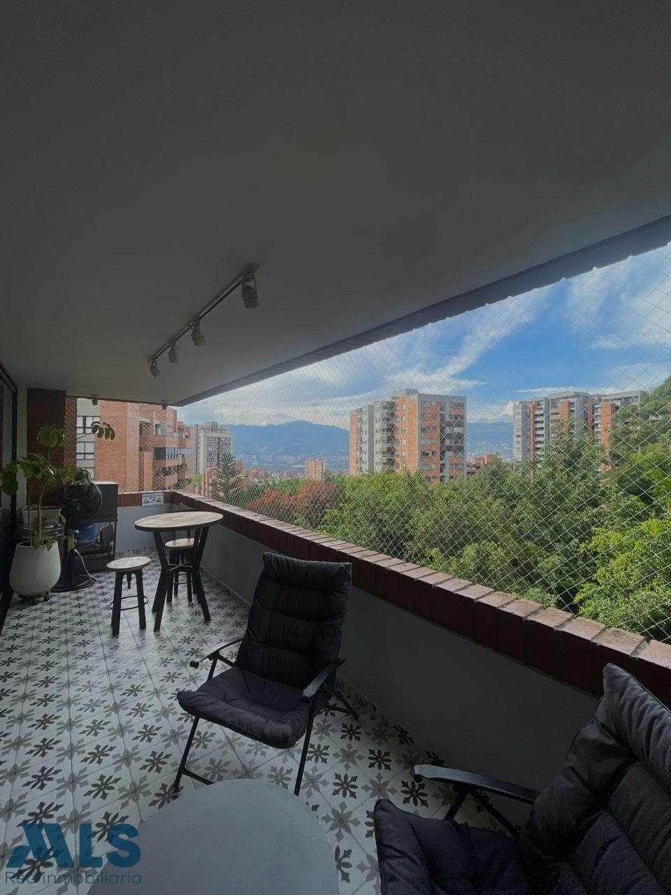 Apartamento en venta en Los Balsos Nº 1, Poblado, Medellín — foto 1 de 12