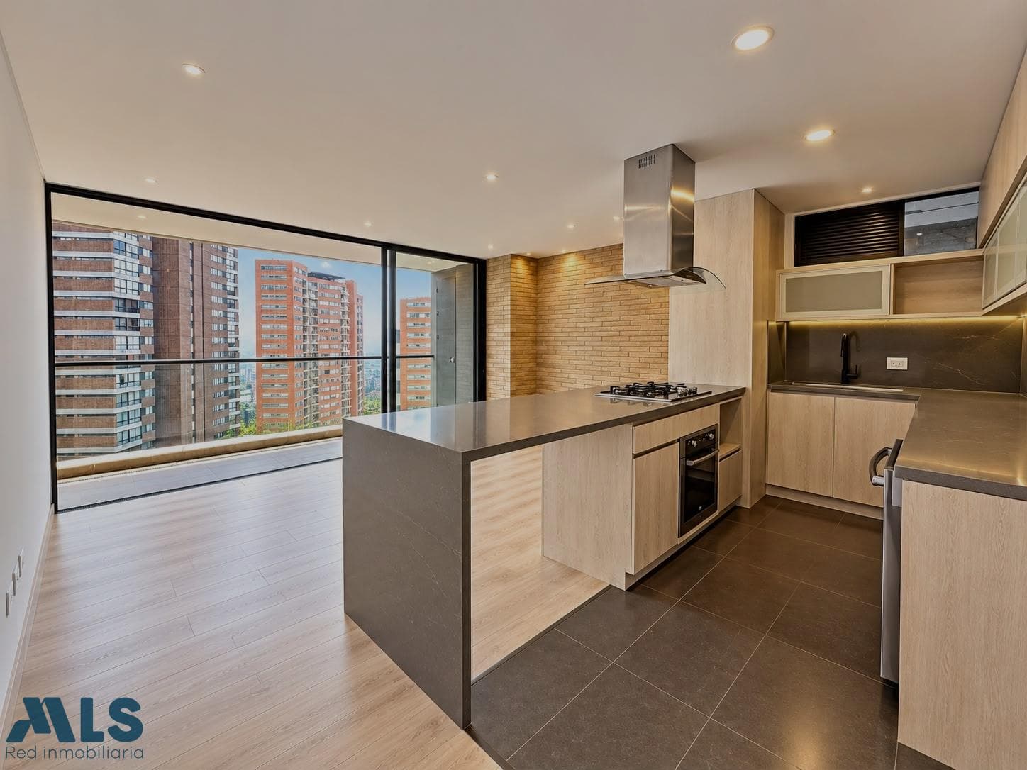Apartamento en venta en Altos del Poblado, Medellín — foto 1 de 12