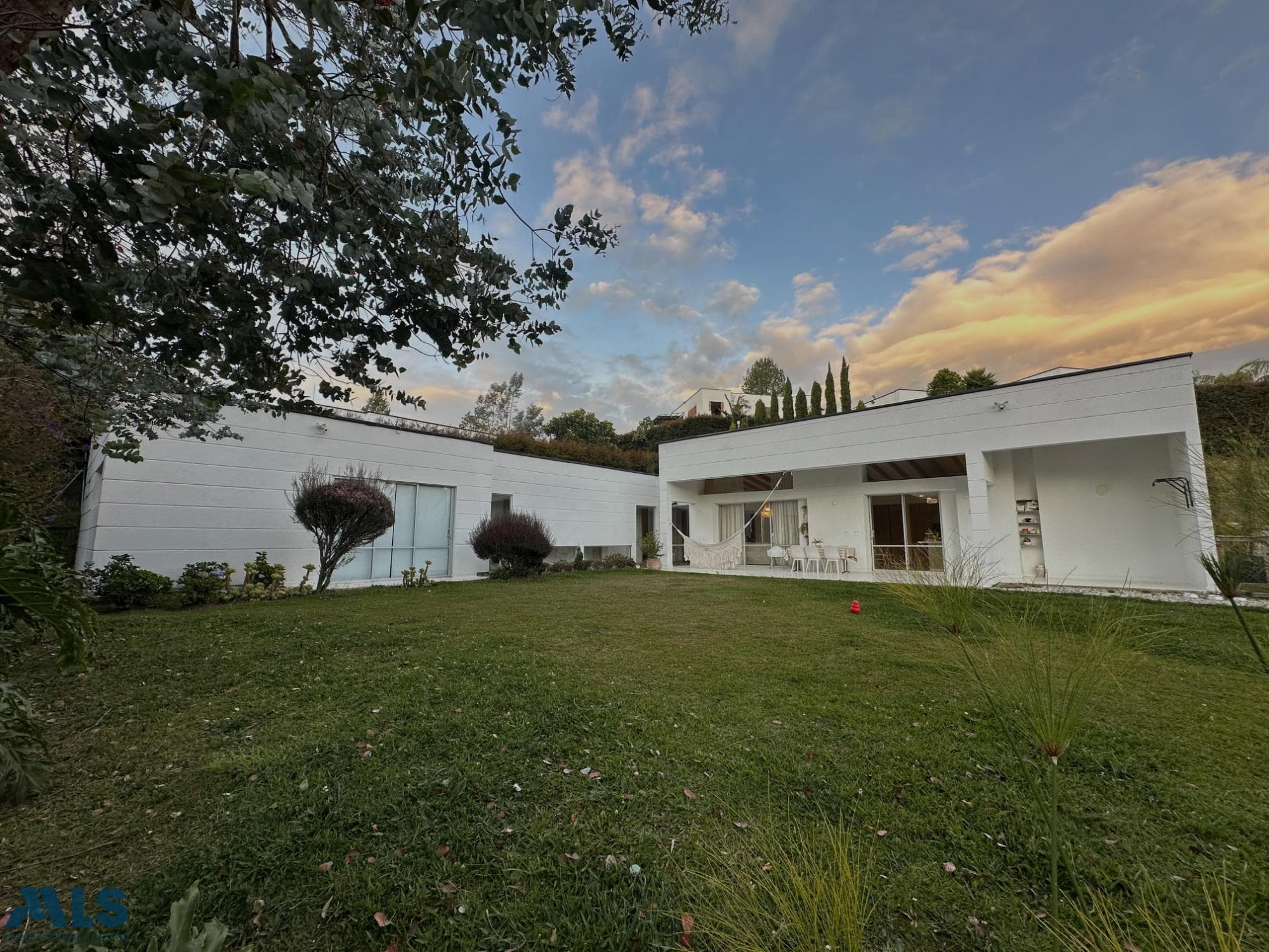 Casa en venta en Alto del Escobero (Envigado), Aburra Sur — foto 1 de 38