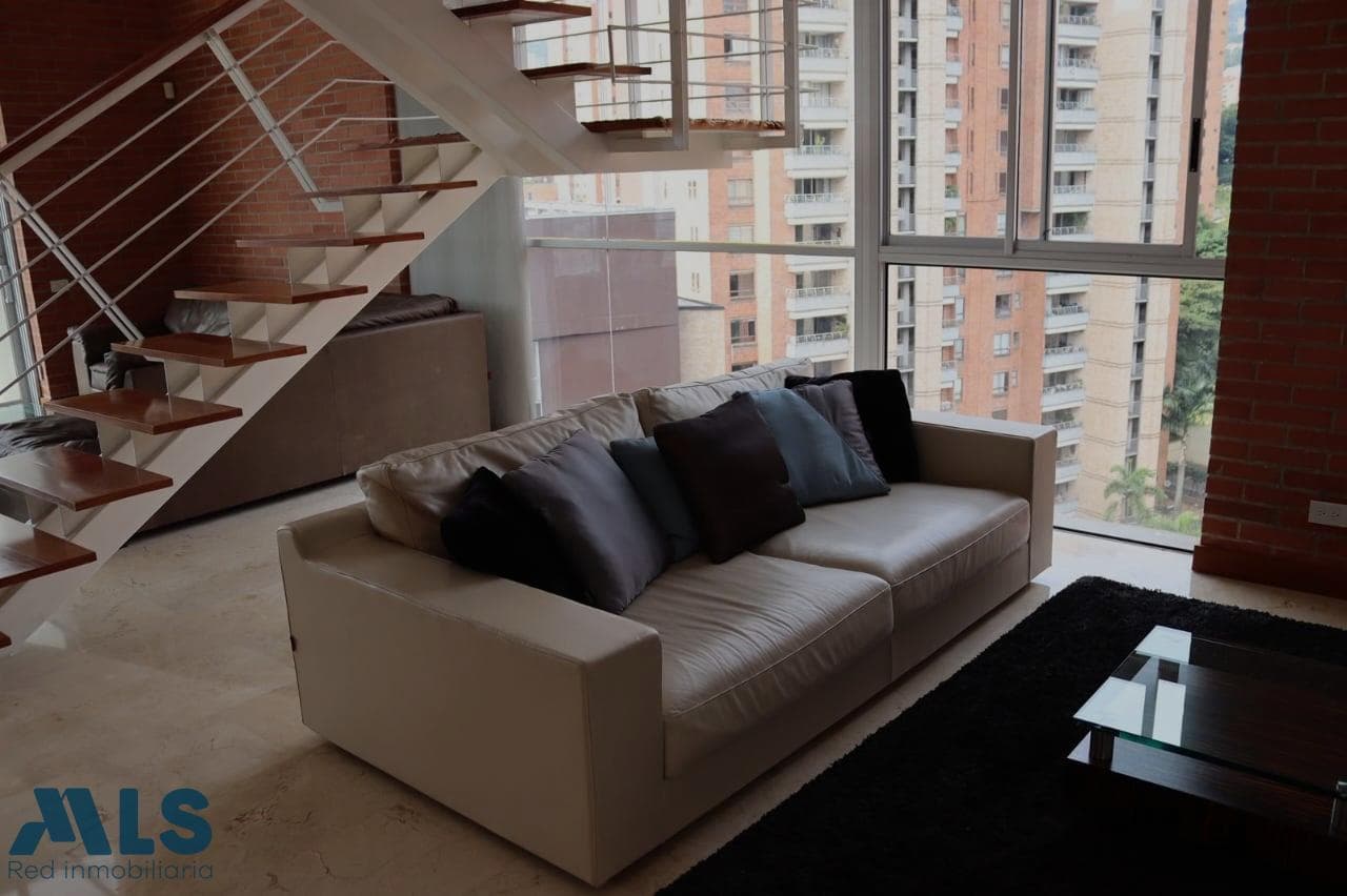 Apartamento en venta en Loma de los Parra, Poblado, Medellín — foto 1 de 10