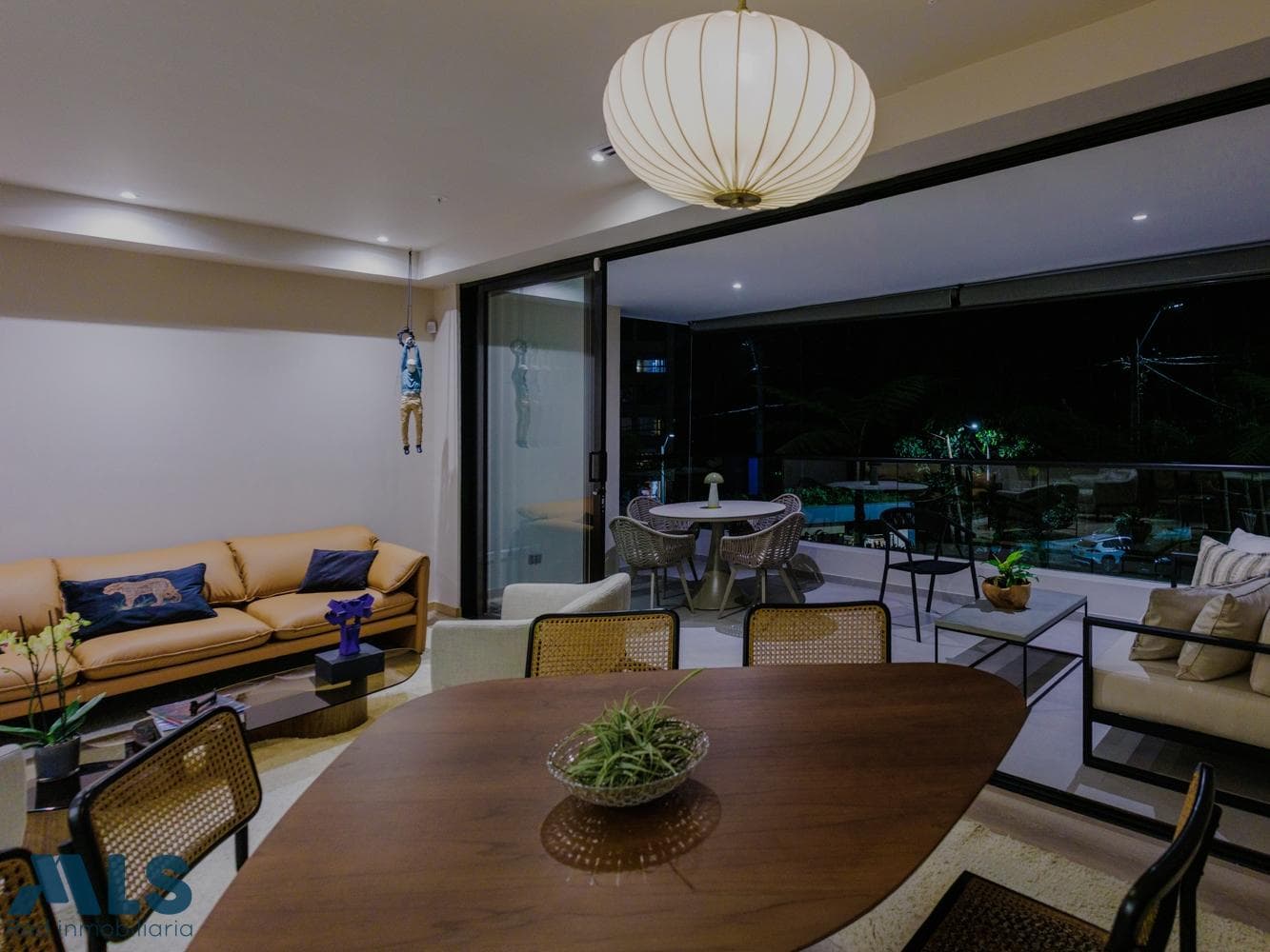 Apartamento en venta en Los Bósques, Poblado, Medellín — foto 1 de 24