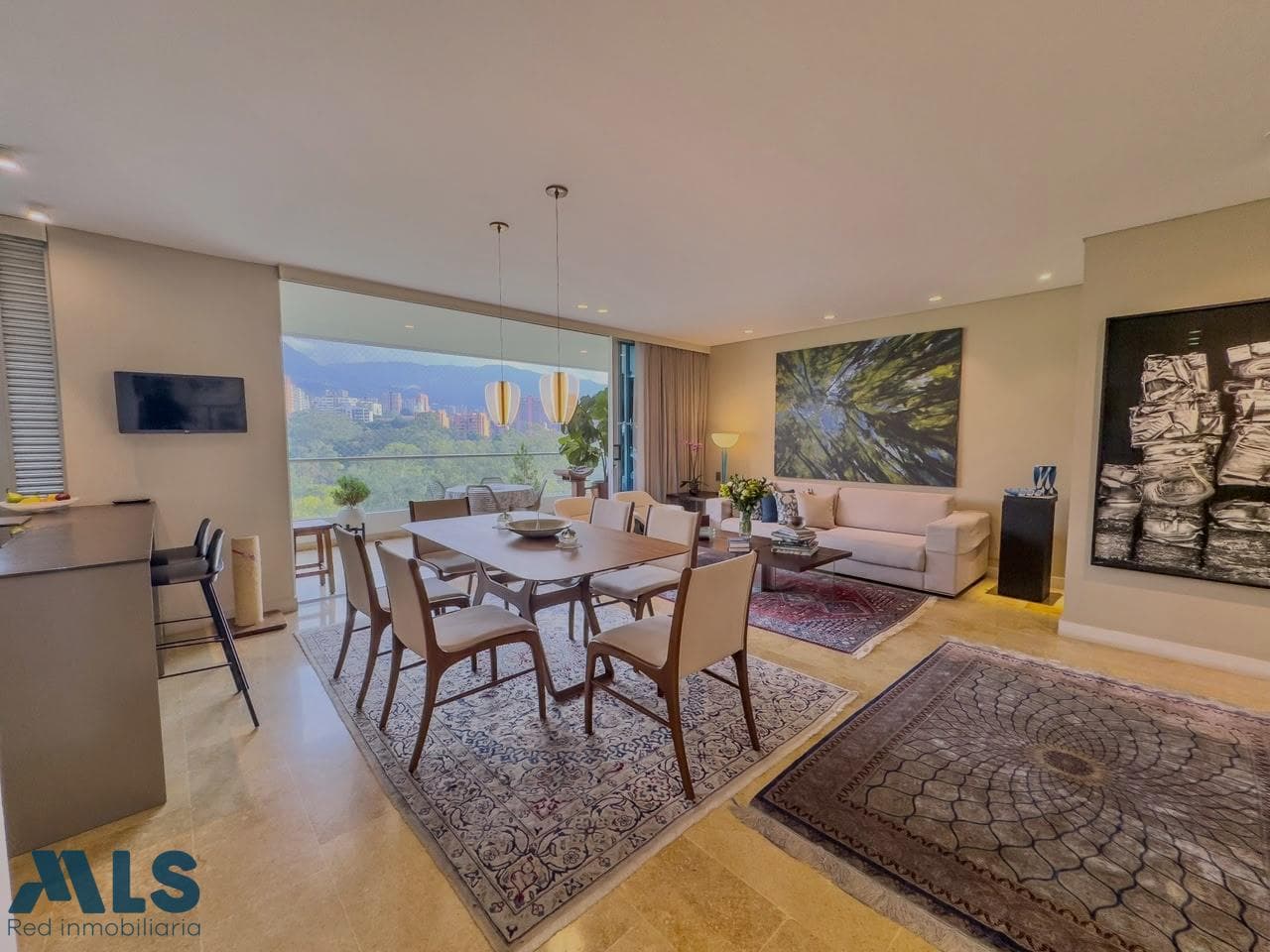Apartamento en venta en El Campestre, Poblado, Medellín — foto 1 de 18
