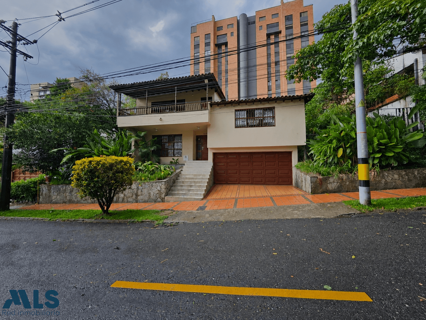 Casa en venta en Las Lomas Nº 1, Poblado, Medellín — foto 1 de 51